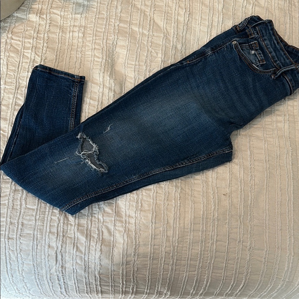 Old Navy Women's Distressed Skinny Jeans - Picture 2 of 6